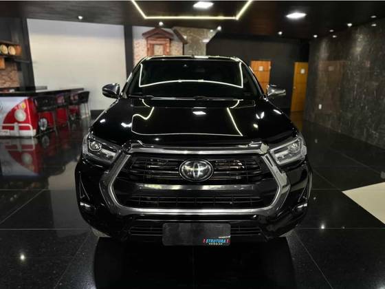 TOYOTA HILUX 2.8 D-4D TURBO DIESEL CD SRX 4X4 AUTOMÁTICO